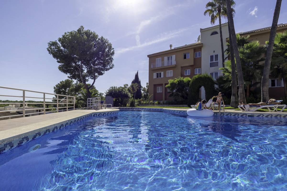 23-pools-der-w.anlage-community-pools Bendinat