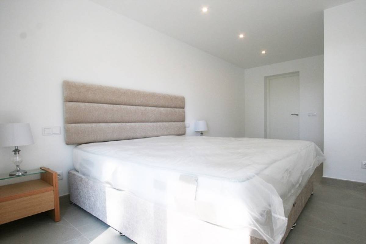 Bed 5 Portals Nous