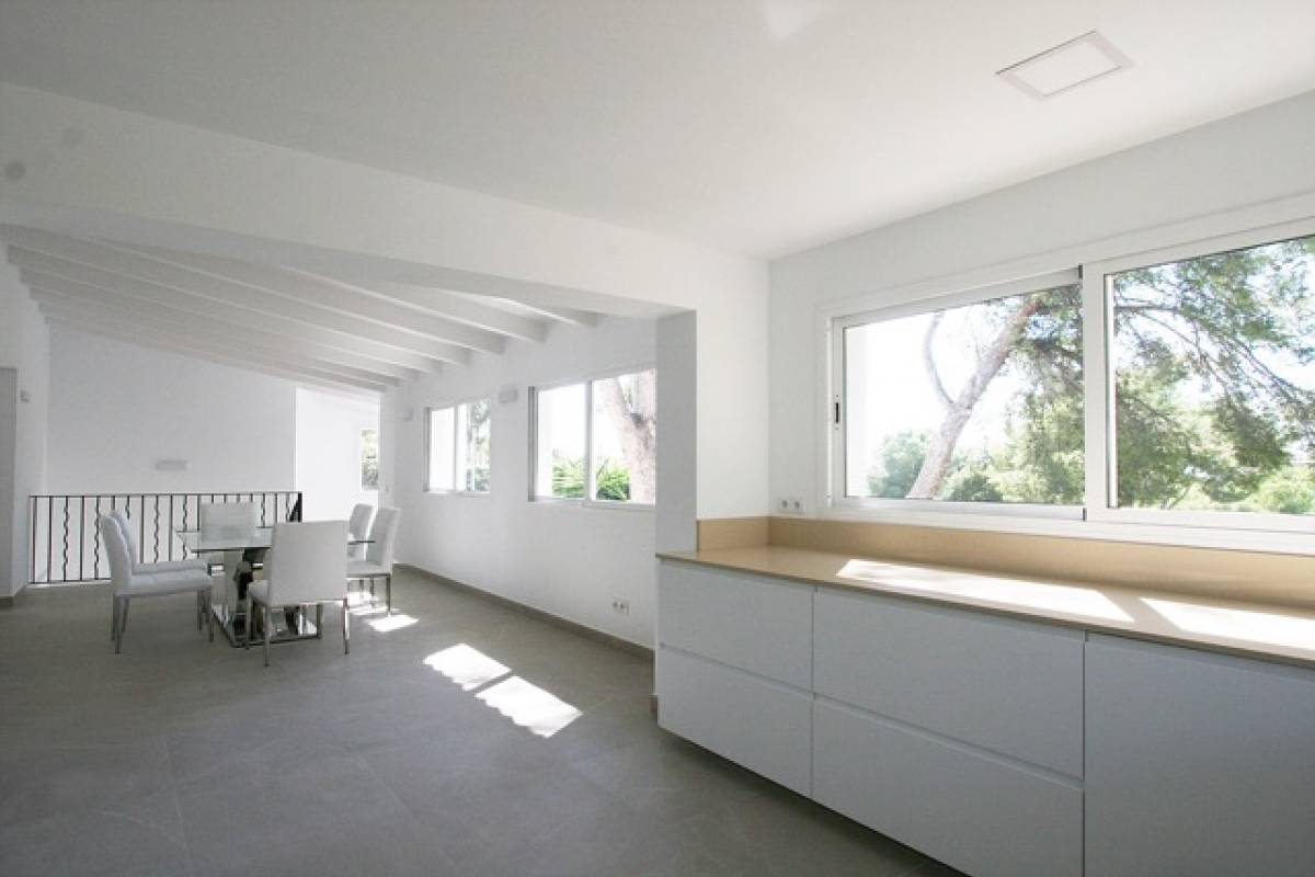 Kitchen dining Portals Nous