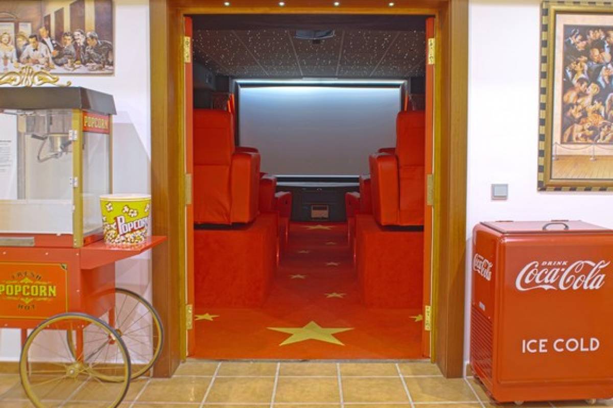 Exclusive-villa-in-the-heart-of-portals-nous-12 Portals Nous