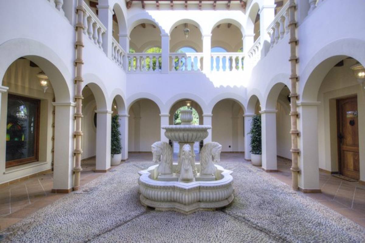 Exclusive-villa-in-the-heart-of-portals-nous-2 Portals Nous