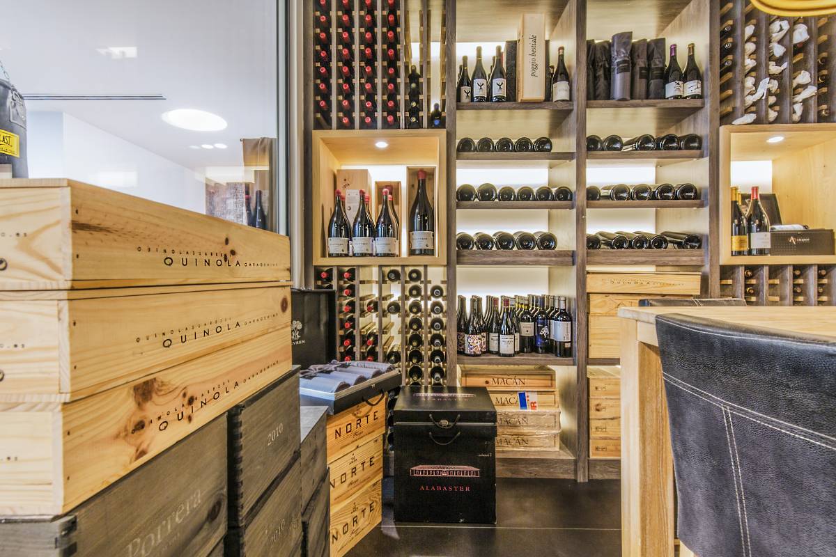 Ug bodega Portals Nous