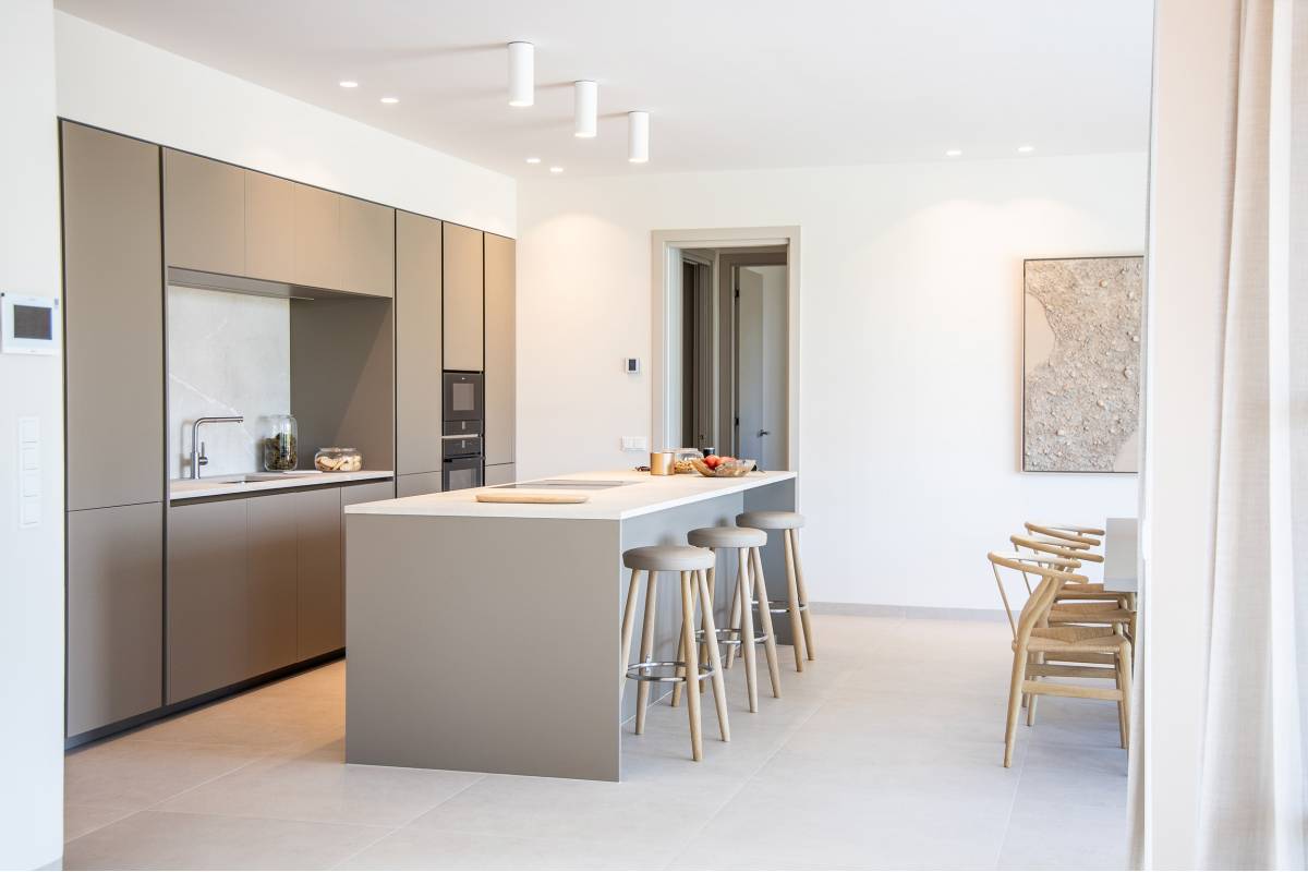 Bonanova - hr - plot 1-43 Genova