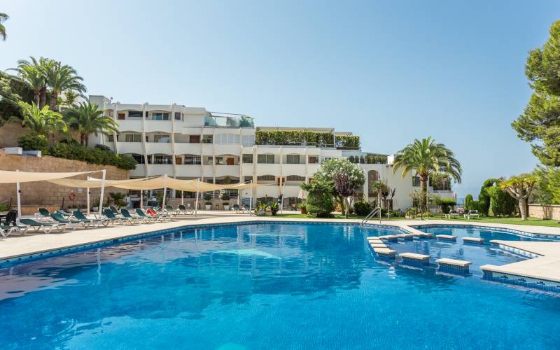 Luxury frontline apartment in Portals Nous for sale in Mallorca